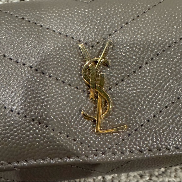 YSL Cassandra Key Case in Gray Grain de Poudre Leather NWB - Picture 3 of 13